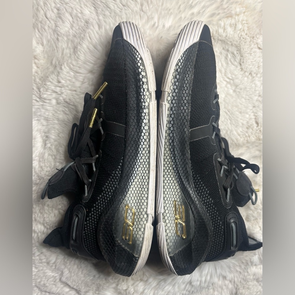 🔥Under Armour Curry 6 Team Basketball Sneakers Shoes Black, White, Gold Size: 11 - Picture 6 of 6